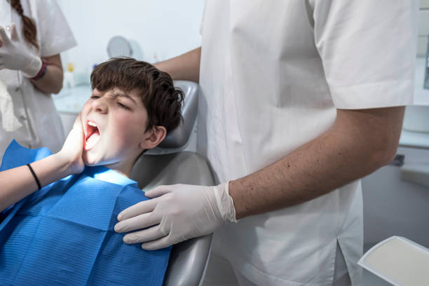 Best Emergency Dentist for Knocked-Out Tooth in Ly Lake, IL